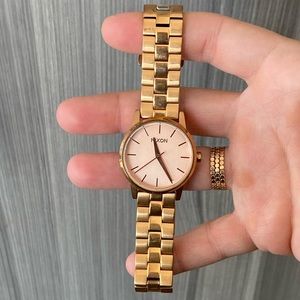 NIXON Kensington watch *needs new battery!